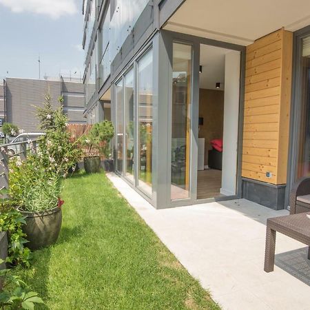 Galaxy Garden Apartment Cracow- Shopping Mall 1Min, Underground Parking, Family Friendly, City Center Krakov Exteriér fotografie