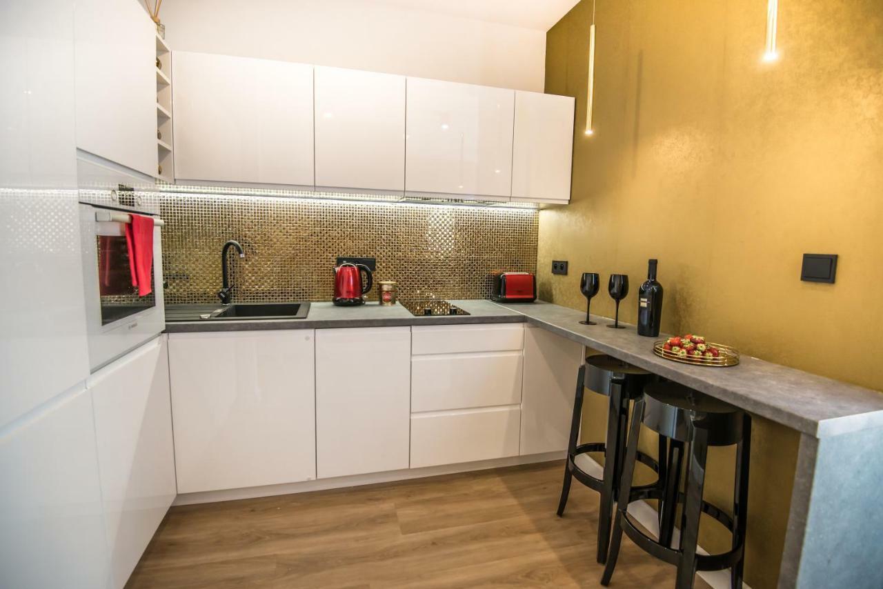 Galaxy Garden Apartment Cracow- Shopping Mall 1Min, Underground Parking, Family Friendly, City Center Krakov Exteriér fotografie