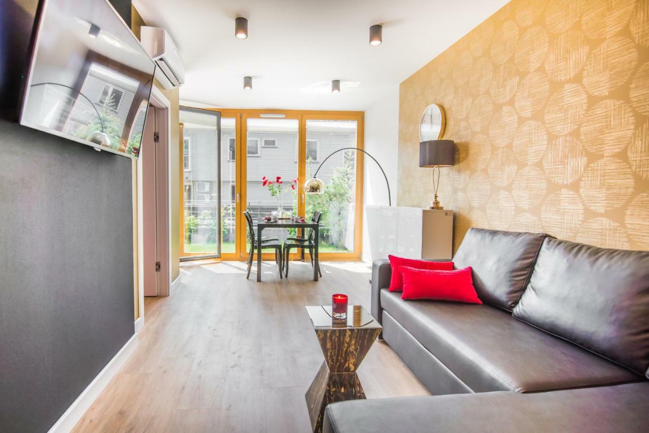 Galaxy Garden Apartment Cracow- Shopping Mall 1Min, Underground Parking, Family Friendly, City Center Krakov Exteriér fotografie