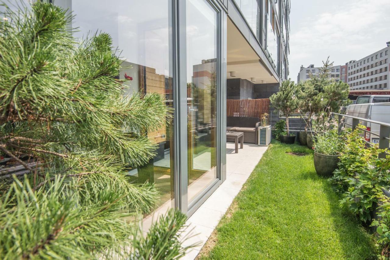 Galaxy Garden Apartment Cracow- Shopping Mall 1Min, Underground Parking, Family Friendly, City Center Krakov Exteriér fotografie