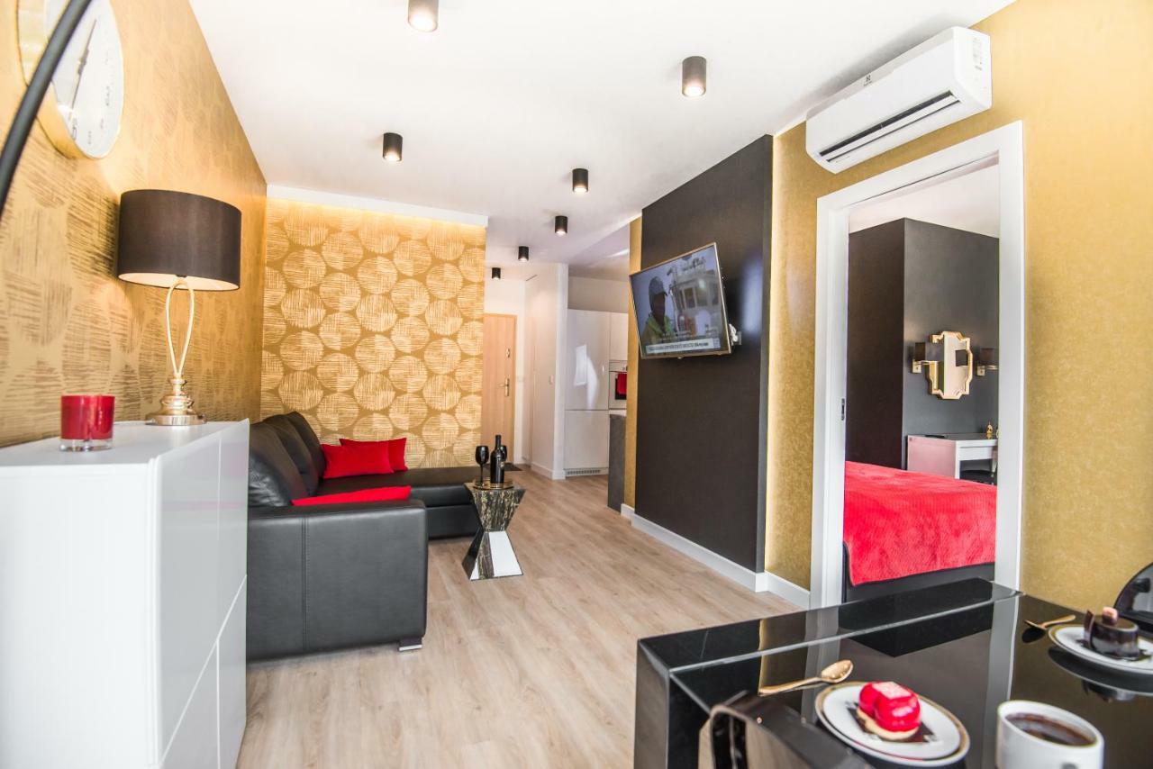 Galaxy Garden Apartment Cracow- Shopping Mall 1Min, Underground Parking, Family Friendly, City Center Krakov Exteriér fotografie