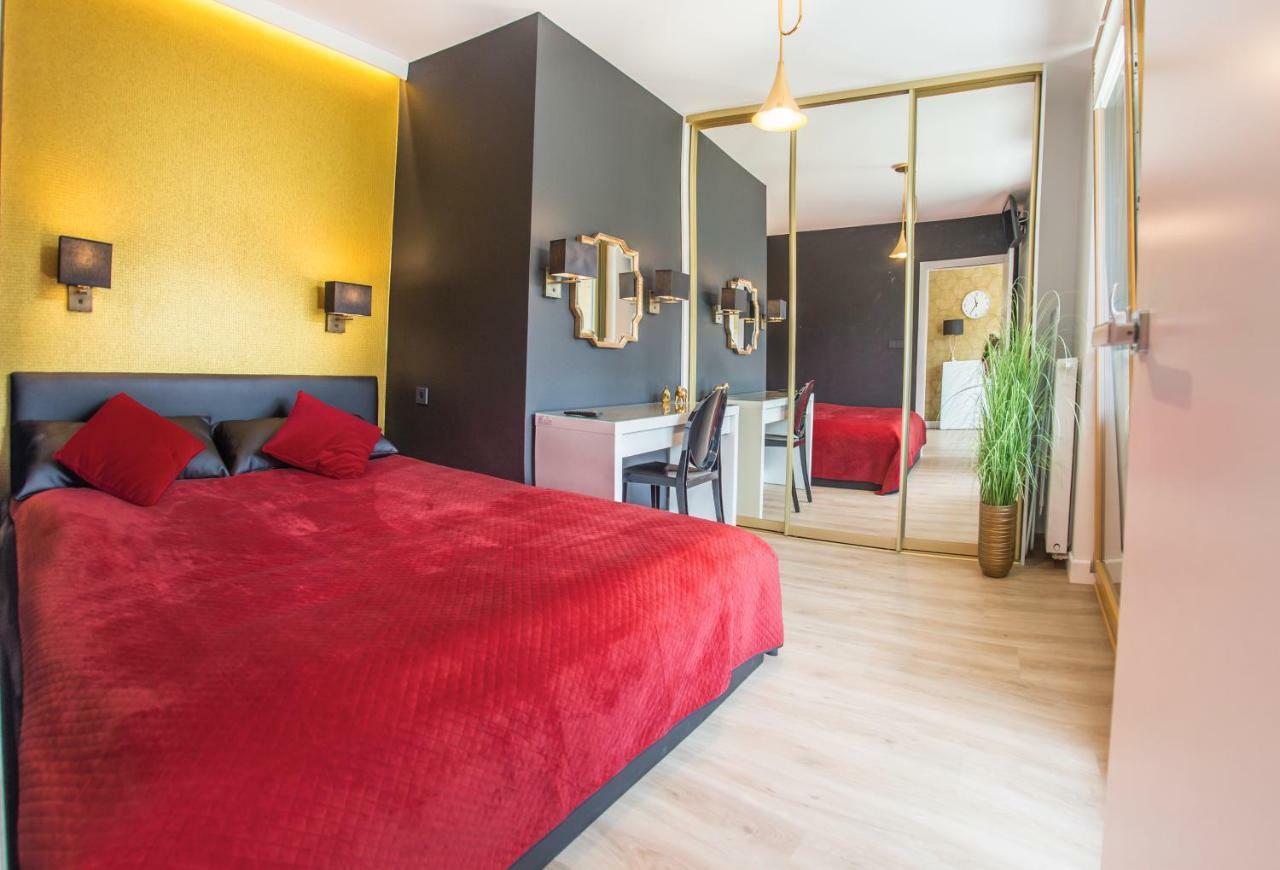 Galaxy Garden Apartment Cracow- Shopping Mall 1Min, Underground Parking, Family Friendly, City Center Krakov Exteriér fotografie