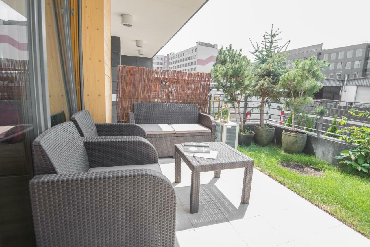Galaxy Garden Apartment Cracow- Shopping Mall 1Min, Underground Parking, Family Friendly, City Center Krakov Exteriér fotografie