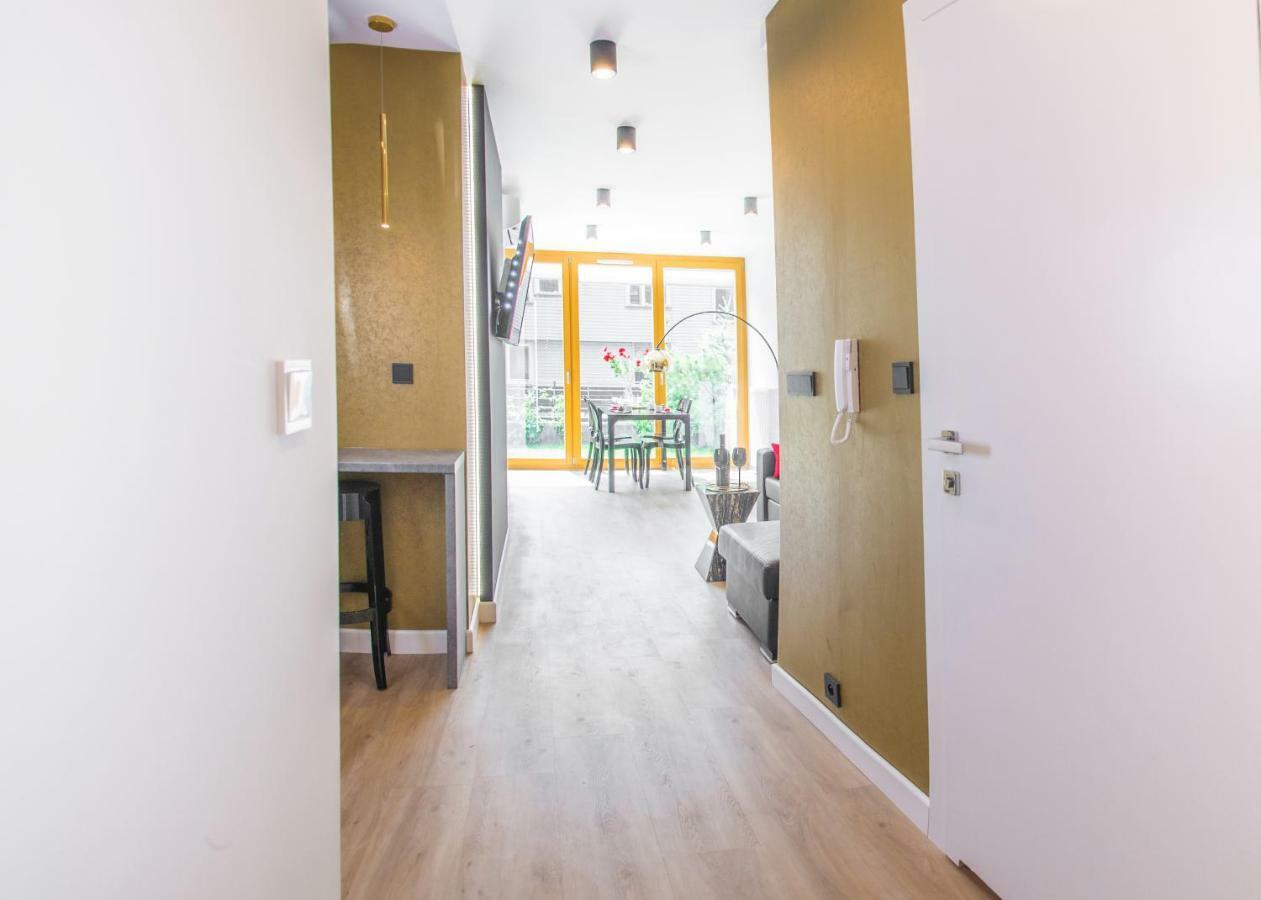 Galaxy Garden Apartment Cracow- Shopping Mall 1Min, Underground Parking, Family Friendly, City Center Krakov Exteriér fotografie